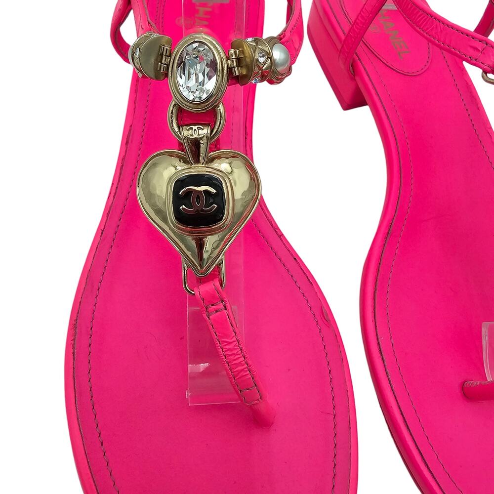 Chanel CC Heart Thong Flat Sandal Neon Hot Pink Leather Gold Size 38 US 7 7.5 - Picture 7 of 12